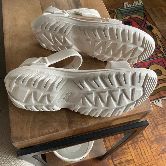 Teva Sandals - size 10w  New without tags - Picture 3 of 4